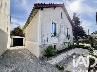 /international/fr/la-ferte-alais-ile-de-france-310105742253/