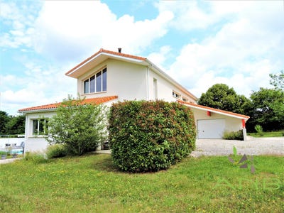 /international/fr/rouzede-charente-310102338438/