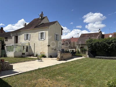 /international/fr/lucy-sur-cure-burgundy-310108650529/