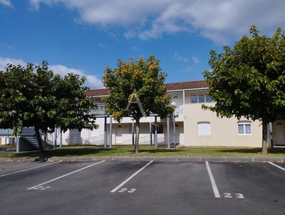 /international/fr/saintes-charente-310104469392/