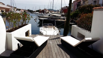 /international/fr/port-grimaud-provence-alpes-cote-d-azur-120092677432/