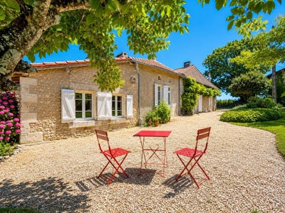 /international/fr/chalais-charente-310108973587/