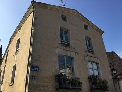 /international/fr/fontenay-le-comte-pays-de-la-loire-310109145718/
