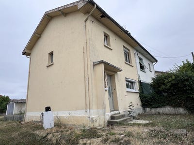 /international/fr/montrejeau-midi-pyrenees-310119598764/