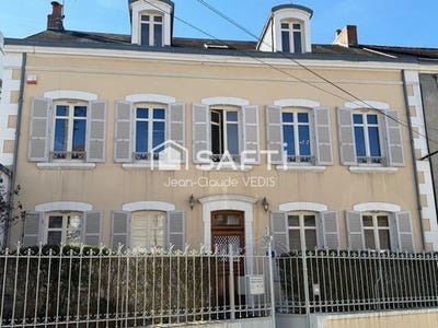 /international/fr/montlucon-auvergne-310105969539/