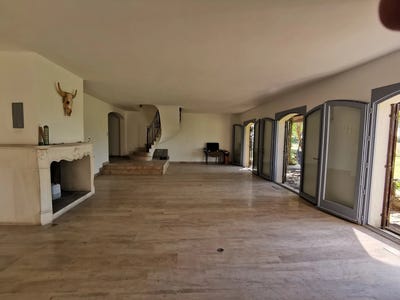 /international/fr/beaucaire-languedoc-roussillon-310101248171/