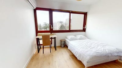 /international/fr/rue-du-professeur-roux-venissieux-rhone-310107943885/