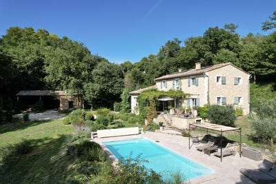 /international/fr/uzes-aquitaine-310103371332/