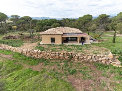 /international/fr/la-garde-freinet-provence-alpes-cote-d-azur-310109099153/