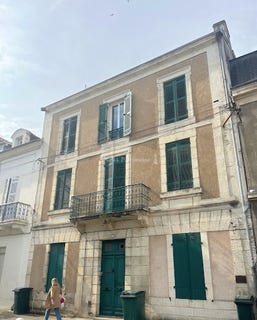 /international/fr/perigueux-aquitaine-310099937770/
