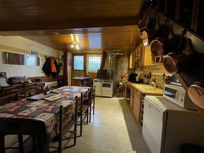 /international/fr/saint-jacques-des-blats-auvergne-310106488613/