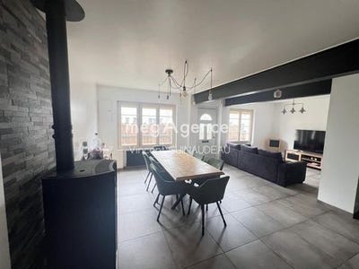 /international/fr/cholet-pays-de-la-loire-310108375424/