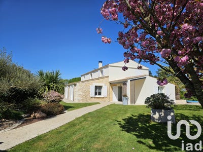 /international/fr/saint-agnant-charente-310107900201/