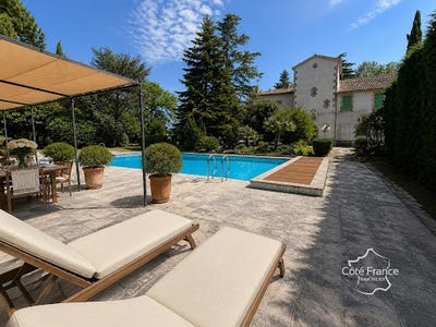/international/fr/grans-provence-alpes-cote-d-azur-310108001284/