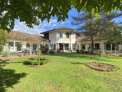 /international/fr/riberac-aquitaine-310103196216/