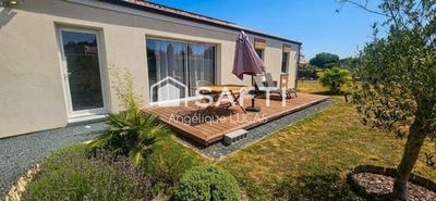 /international/fr/chateau-guibert-pays-de-la-loire-310108995343/