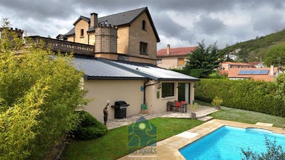 /international/fr/blanzat-auvergne-310106053270/