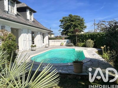 /international/fr/oloron-sainte-marie-aquitaine-310104593632/