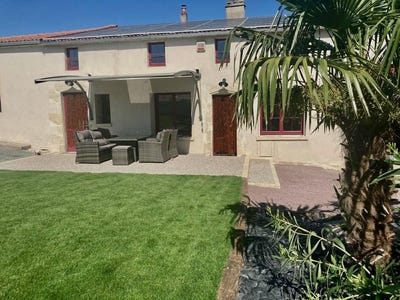 /international/fr/vouille-les-marais-pays-de-la-loire-310107980029/