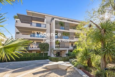 /international/fr/saint-tropez-provence-alpes-cote-d-azur-310108619545/
