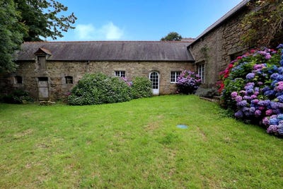 /international/fr/glomel-brittany-120086685571/