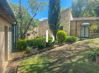 /international/fr/barjac-midi-pyrenees-310108315871/