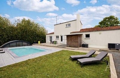 /international/fr/cugand-la-bernardiere-pays-de-la-loire-310108402190/