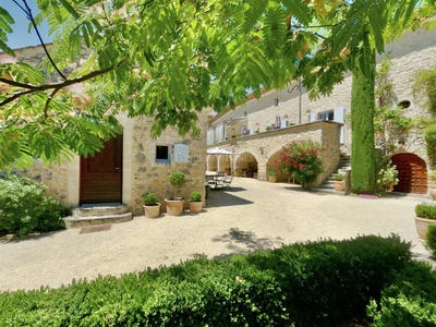/international/fr/barjac-languedoc-roussillon-310101061058/?lang=en