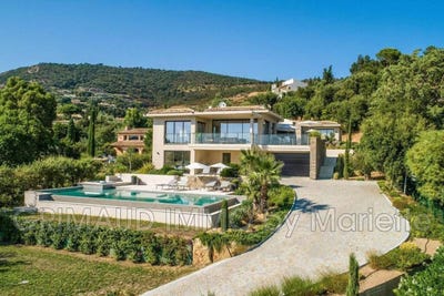 /international/fr/grimaud-provence-alpes-cote-d-azur-310101252200/