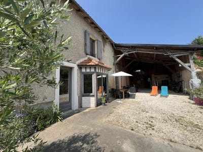 /international/fr/champagne-saint-hilaire-charente-310100283547/