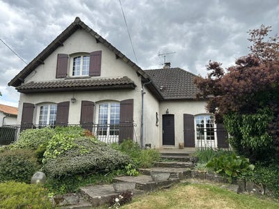 /international/fr/gencay-charente-310099615069/