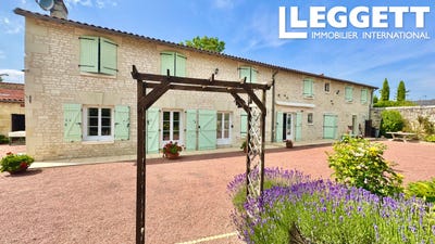 /international/fr/la-roche-rigault-charente-310108921223/