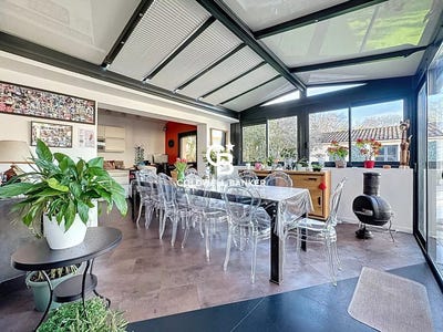 /international/fr/saintes-charente-310108633925/?lang=fr
