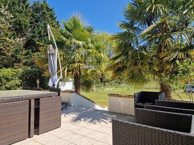 /international/fr/guecelard-pays-de-la-loire-310099626861/