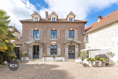 /international/fr/neauphle-le-chateau-ile-de-france-310099616543/