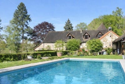 /international/fr/le-creusot-burgundy-310108317363/