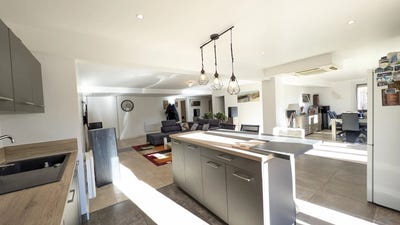 /international/fr/laragne-monteglin-provence-alpes-cote-d-azur-310099623486/