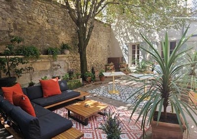 /international/fr/l-isle-sur-la-sorgue-provence-alpes-cote-d-azur-310106779367/