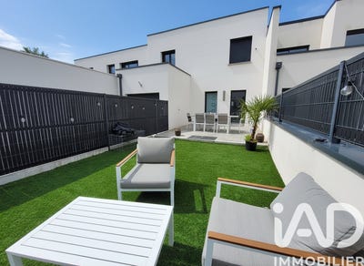 /international/fr/trelaze-pays-de-la-loire-310106419918/