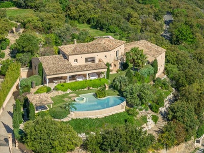 /international/fr/grimaud-hh-16091793-grimaud-provence-alpes-cote-d-azur-310108429256/