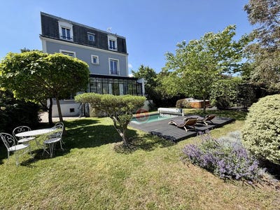 /international/fr/le-raincy-ile-de-france-310110072404/