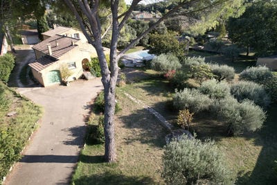 /international/fr/uzes-aquitaine-310103563832/