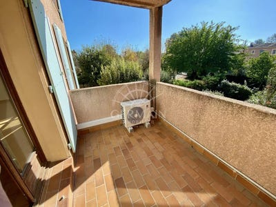 /international/fr/l-isle-sur-la-sorgue-provence-alpes-cote-d-azur-310120542497/