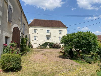 /international/fr/ouanne-burgundy-310105104326/