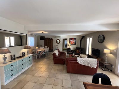 /international/fr/cotignac-hh-15669080-cotignac-provence-alpes-cote-d-azur-310100958215/
