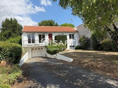 /international/fr/saint-jean-d-angely-charente-310107649746/