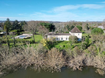 /international/fr/saint-antoine-de-breuilh-aquitaine-310106710228/
