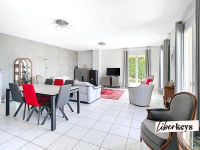 /international/fr/fontaines-saint-martin-rhone-310107624604/