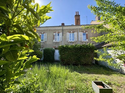 /international/fr/orleans-centre-val-de-loire-310099618835/