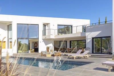 /international/fr/sainte-lucie-de-porto-vecchio-corsica-310108953151/
